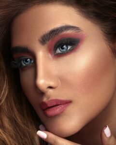 Read more about the article Makeup for Every Occasion: Day-to-Night Transformations